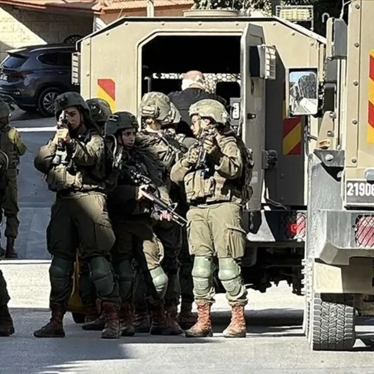 İsrail Suriye’de Kuneitra’da Baskın Düzenledi, Şam’da İHA Saldırısı