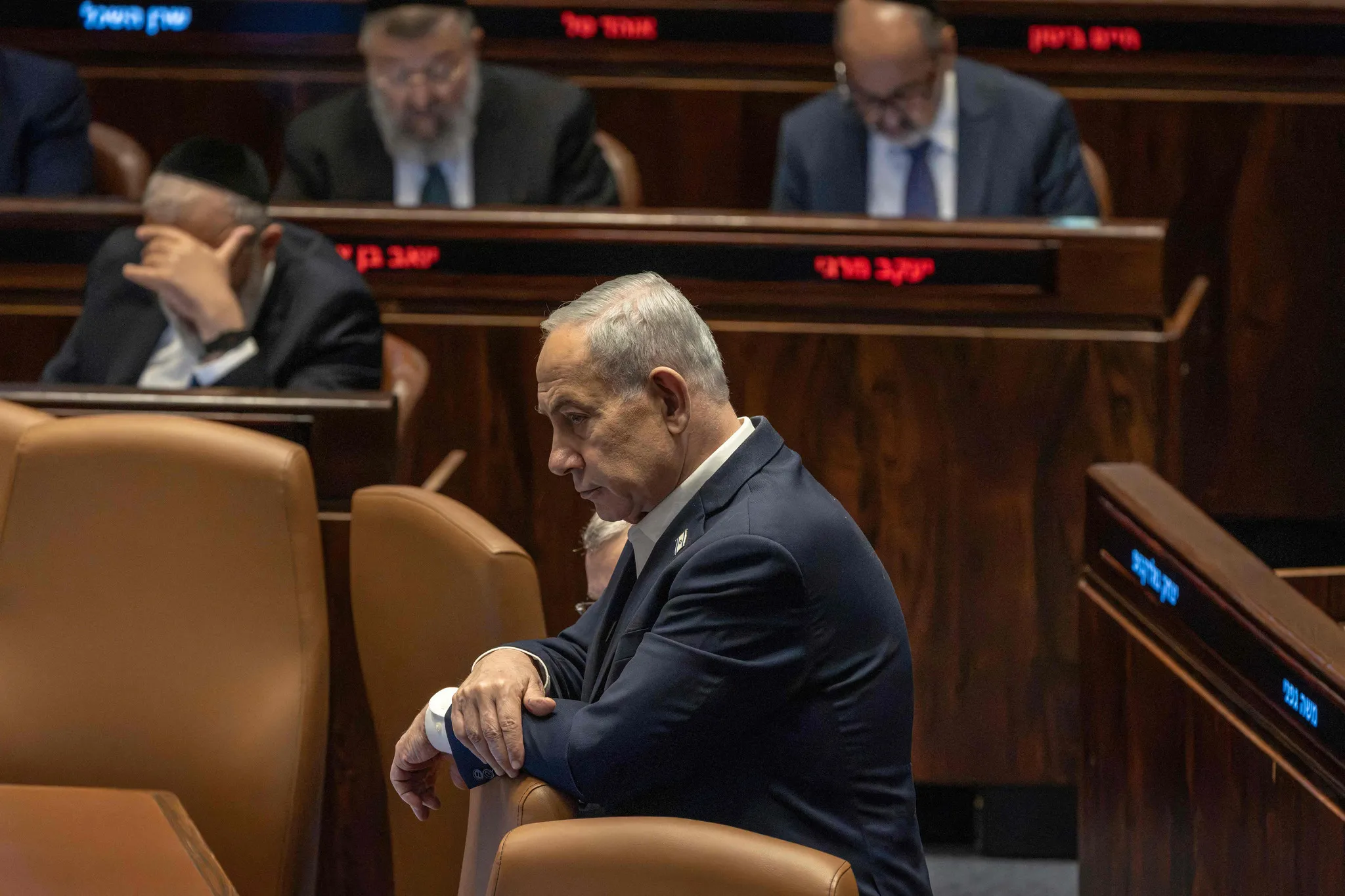 İsrail'de seçim tarihi belli oldu: Knesset kendini feshetti