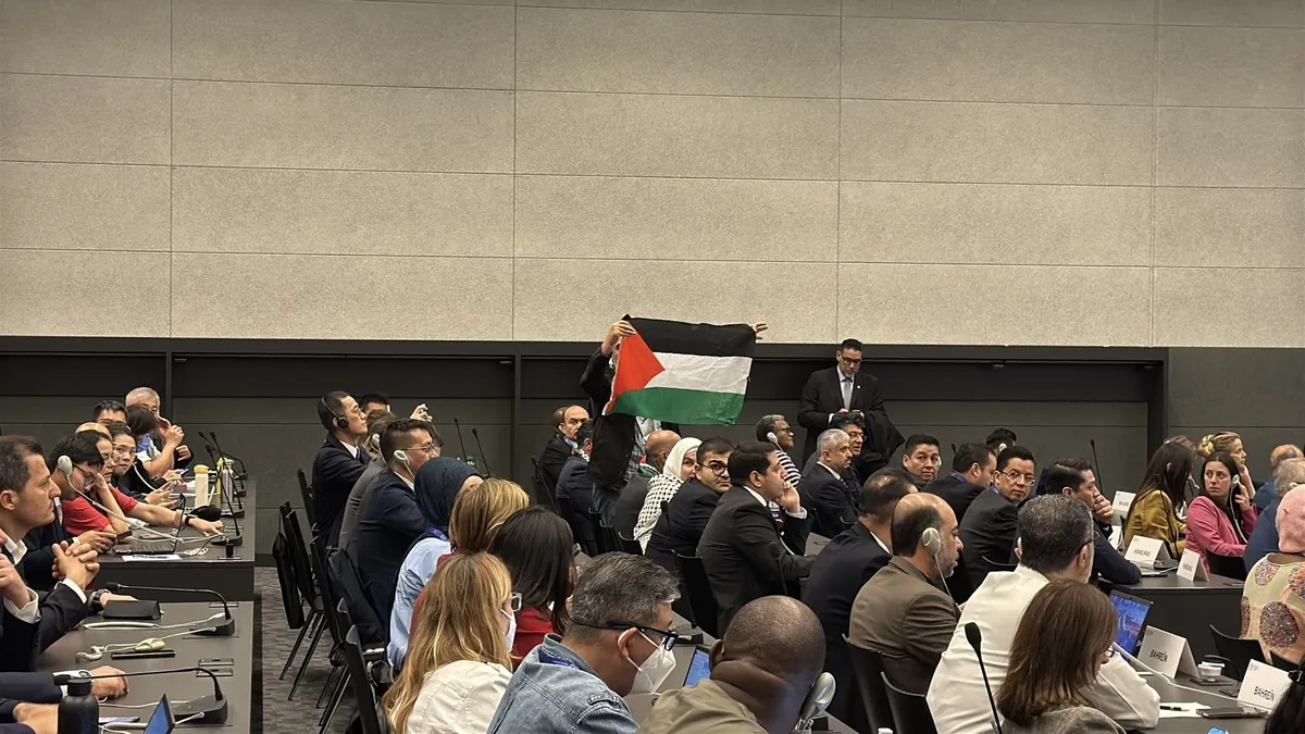 İsrailli diplomata BM'de protesto: Konuşması yarıda kaldı