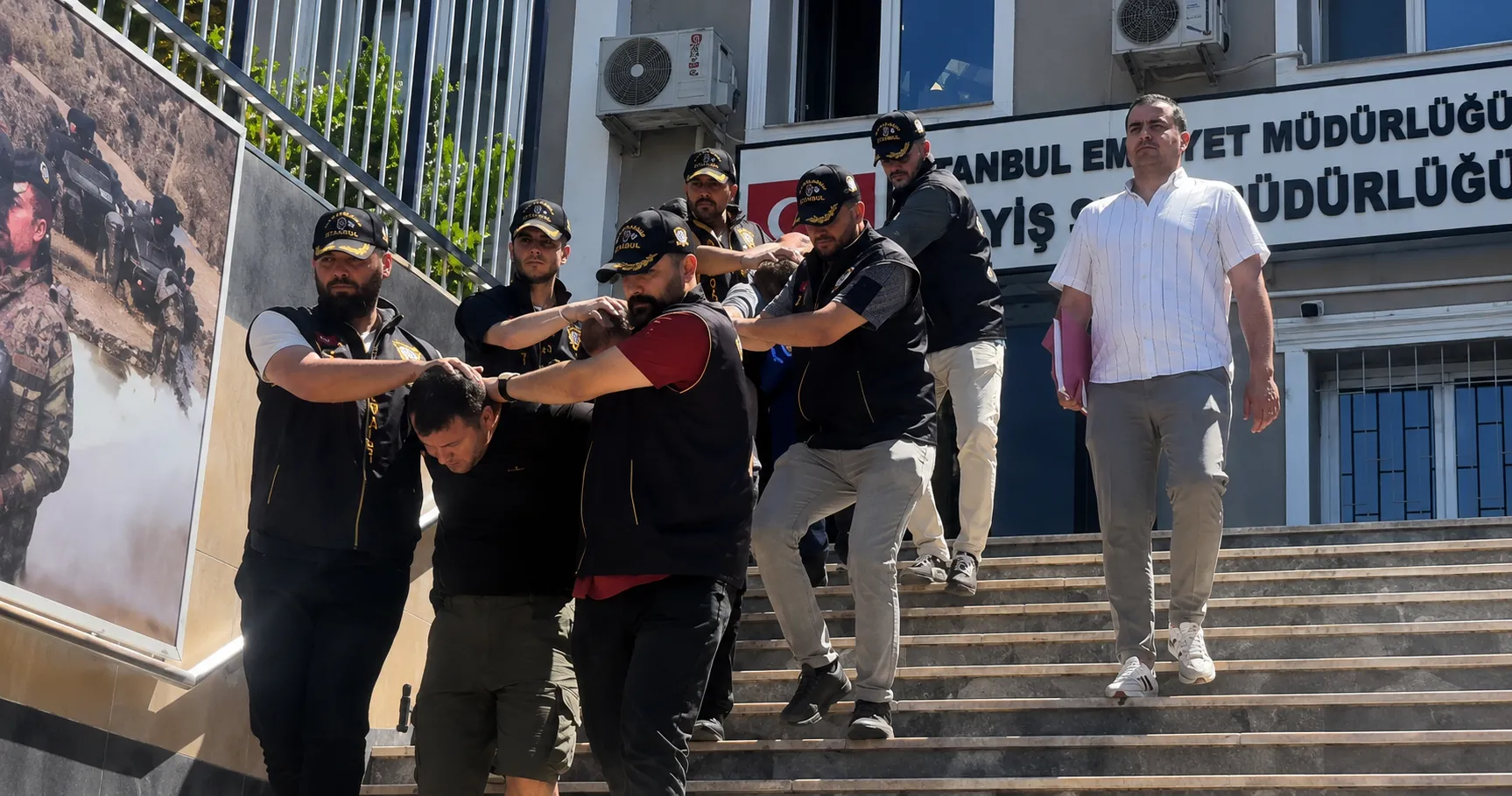 İstanbul'da 79 yaşındaki kadına 11 milyon liralık polis kılığında dolandırıcılık