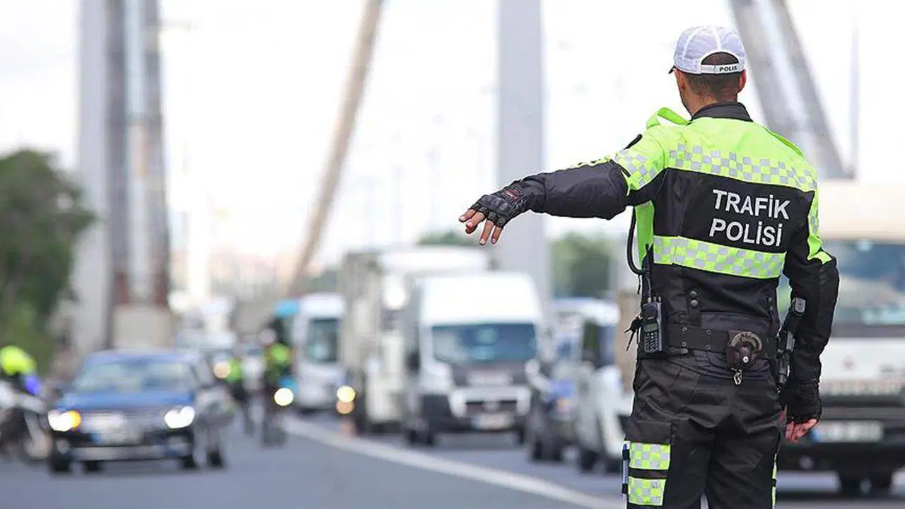 15 Temmuz Koşusu: İstanbul'da 6 Metrobüs İstasyonu Kapatıldı