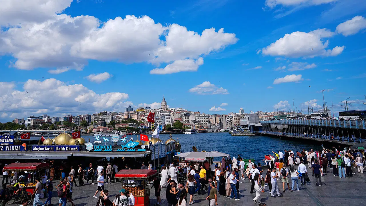 İstanbul'a Afrika ve Basra Sıcak Dalgası: AKOM Tarih Verdi