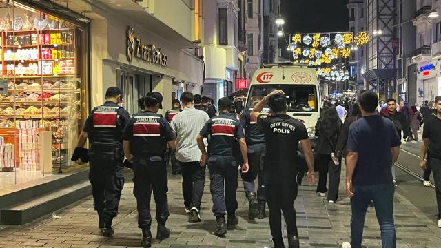 İstanbul'da 'Ailem Güvende' Operasyonu: 20 Tutuklama