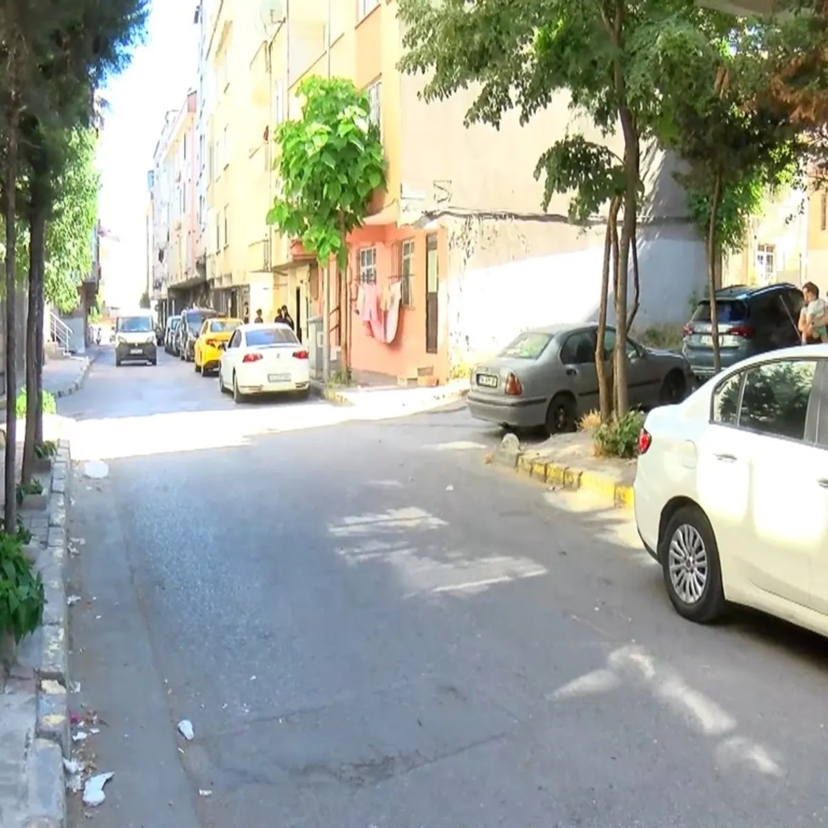 İstanbul'da akılalmaz soygun: Lastiklerini patlatıp 2,5 milyonunu çaldılar