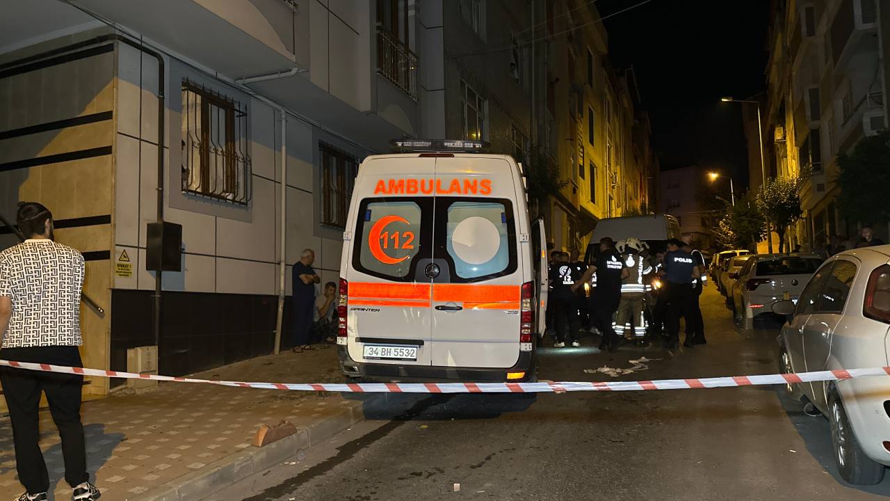 İstanbul'da Ambulans ile Otomobil Çarpıştı: 3 Sağlık Çalışanı Yaralandı