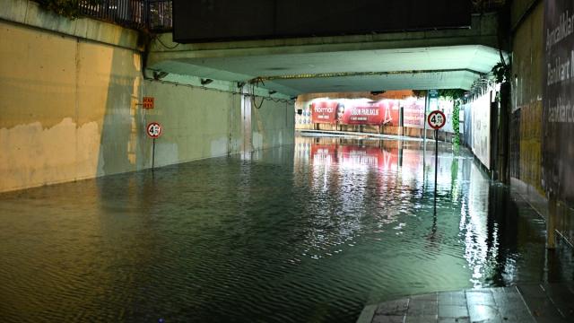 İstanbul Ayazağa'da sel felaketi: 1 kişi hayatını kaybetti