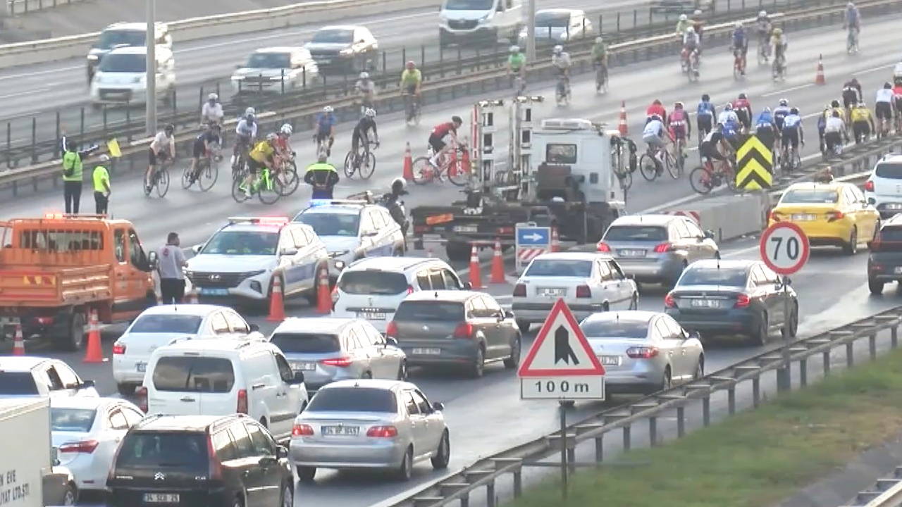 İstanbul'da Bisiklet Yarışı Nedeniyle Kapatılan Yollar Trafiğe Açıldı
