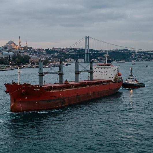 İstanbul Boğazı'nda Makine Arızası: ANI STAR Gemisi Kurtarıldı