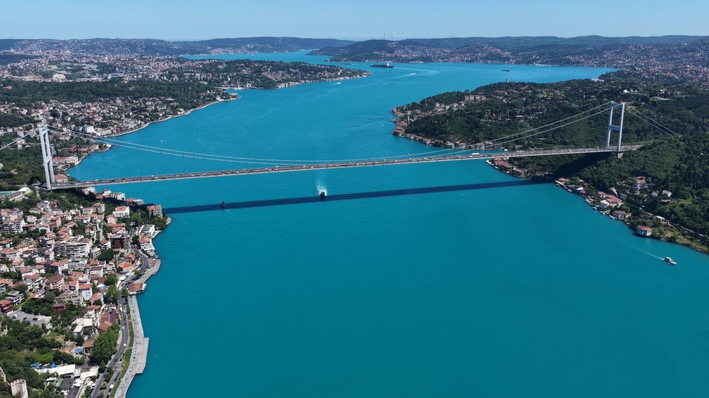 Bayramda İstanbul Boğazı'nın Turkuaz Büyüsü Görenleri Büyüledi
