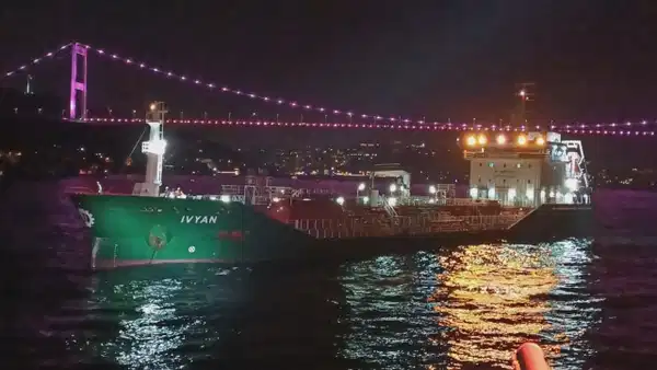 İstanbul Boğazı'nda Gemi Trafiği Yeniden Açıldı