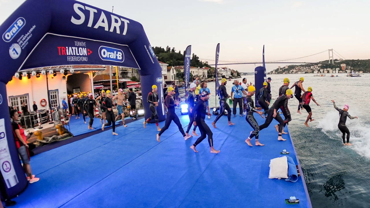 İstanbul Boğaziçi Triatlonu 2026'da Büyük Heyecanla Gerçekleşti