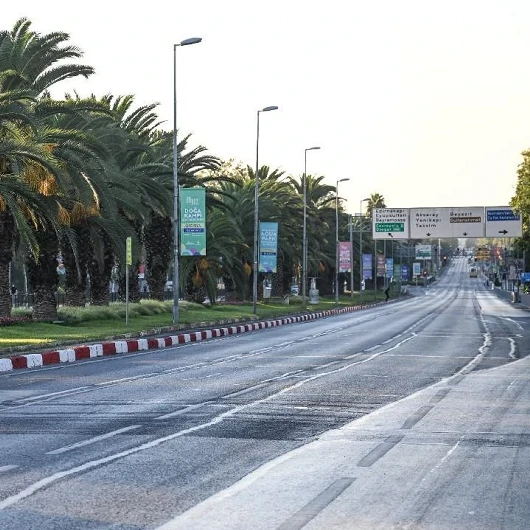 İstanbul'da Cumhuriyet Bayramı Provası Nedeniyle Yollar Trafiğe Kapatıldı
