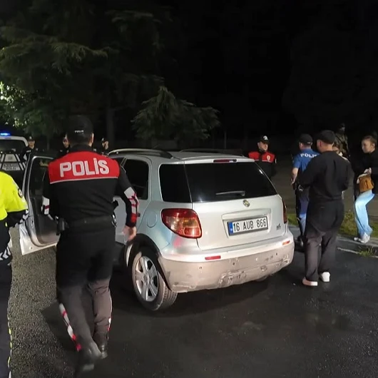 İstanbul'da Eş Zamanlı Denetim: Üsküdar'da Araçlar Didik Didik Arandı