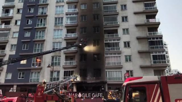 İstanbul Esenyurt'ta Cafe Yangını: Büyük Hasar