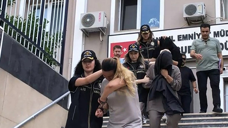 İstanbul'da 3 kadın hırsızlık şüphelisi yakalandı: Birinin 238 suç kaydı var