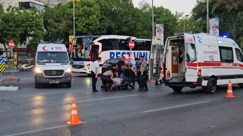 İstanbul Fatih'te 3 motosiklet kazası: 1'i ağır 5 yaralı