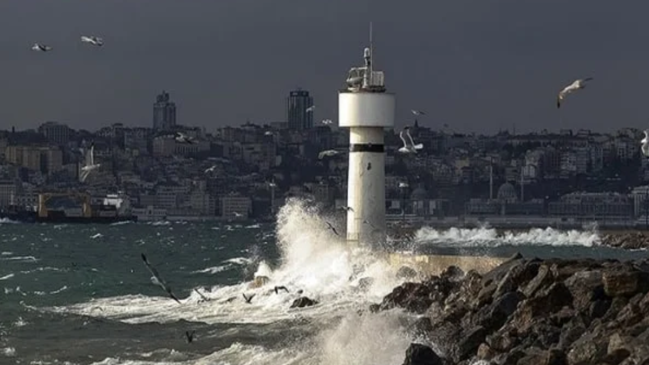 İstanbul İçin Fırtına Alarmı: Hafta Sonu Sert Rüzgarlar Bekleniyor