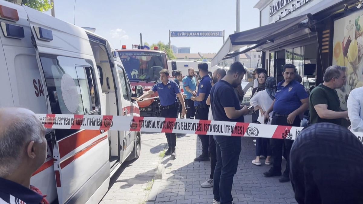 İstanbul'da Gaz Kaçağı: Pastane Tahliye Edildi, 5 Kişi Hastaneye Kaldırıldı
