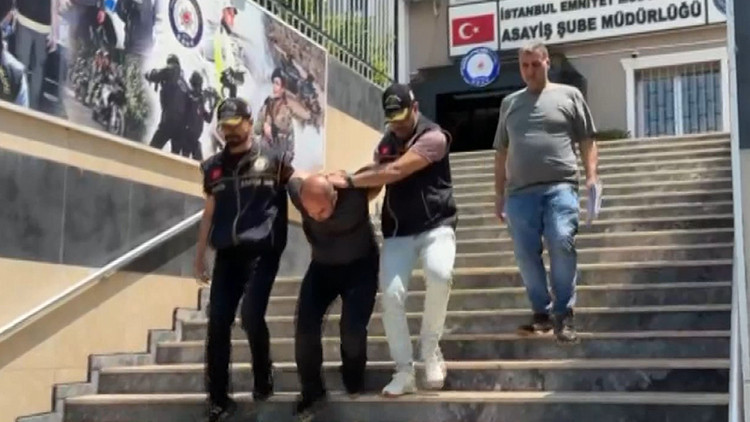 İstanbul Gaziosmanpaşa'da silahlı kavga: Merak edip sokağa çıkan Zehra Aydın hayatını kaybetti