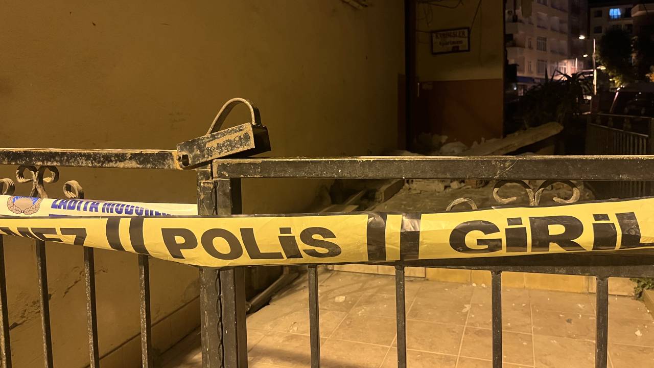 İstanbul Güngören'de Balkon Çöktü: Bina Tahliye Edildi