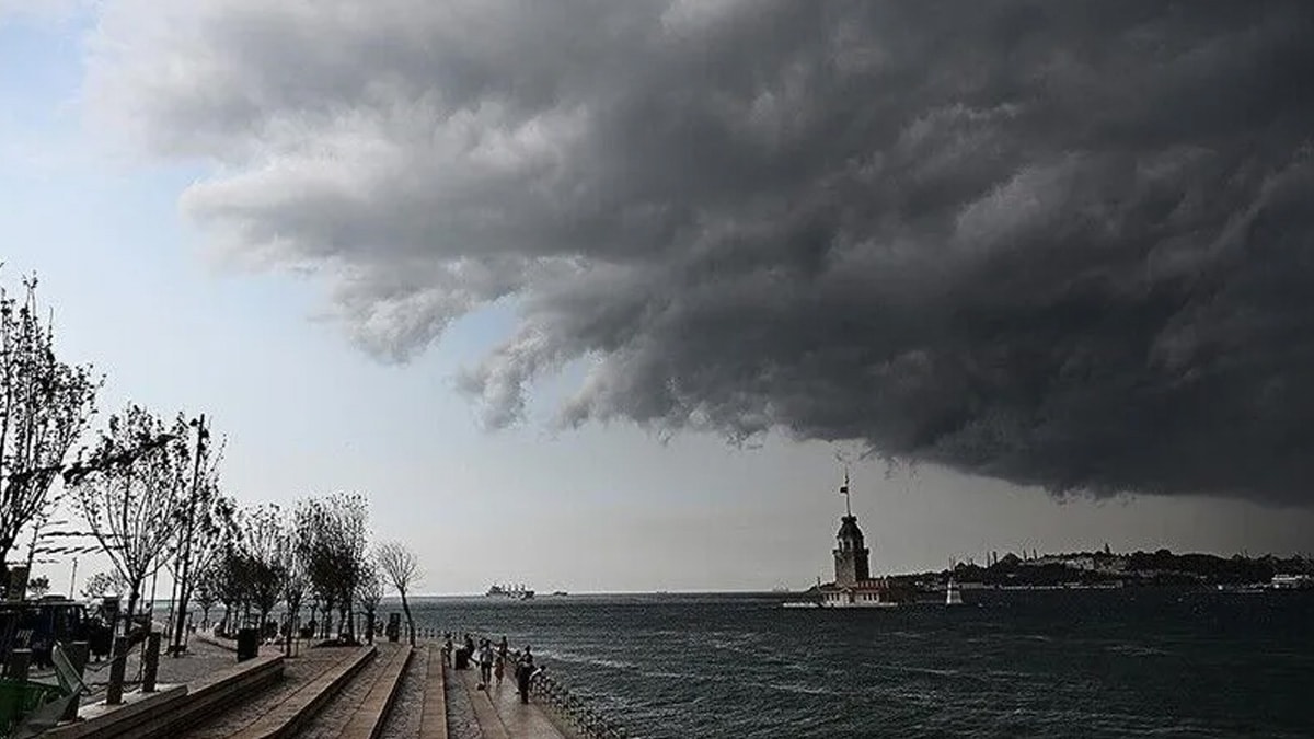 İstanbul'da Hava Durumu Değişiyor: AKOM'dan Pazar Akşamı Uyarısı