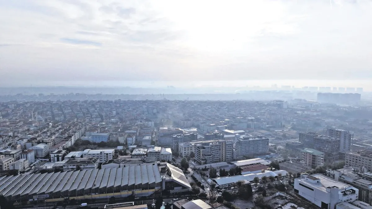 İstanbul'da Hava Kirliliği Alarmı: Puslu Hava Sağlığı Tehdit Ediyor