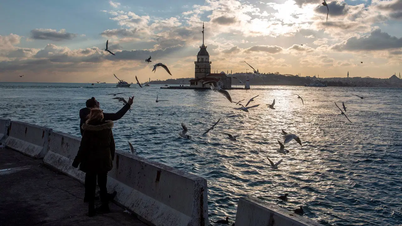 İstanbul'da Hava Değişiyor: AKOM'dan Sıcaklık Düşüşü Uyarısı