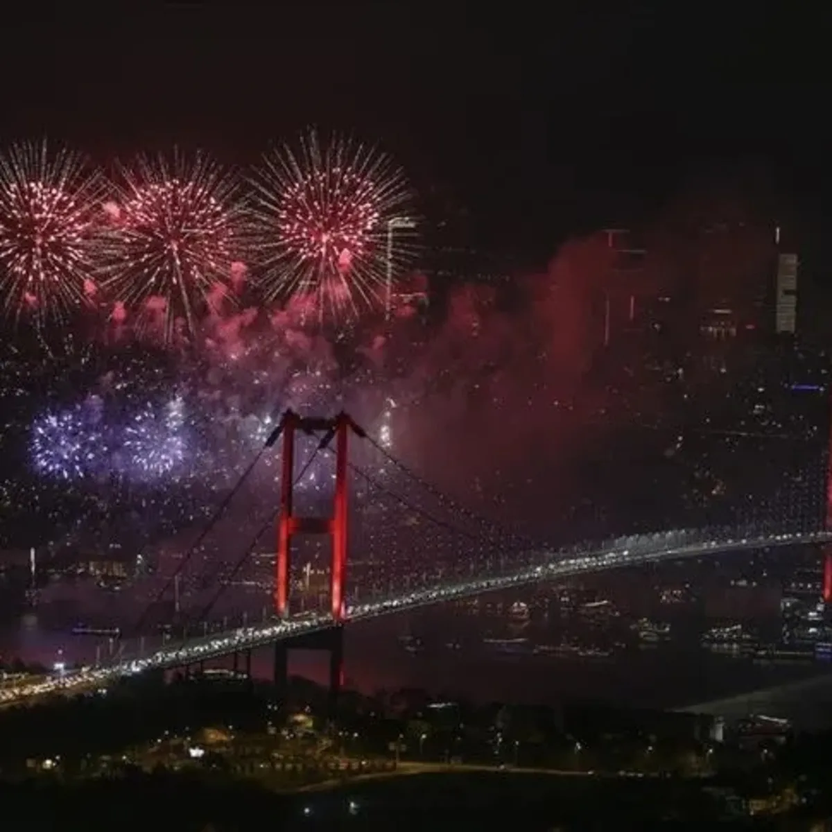 İstanbul'da 16 Temmuz'dan itibaren havai fişek satışı ve kullanımı yasaklandı