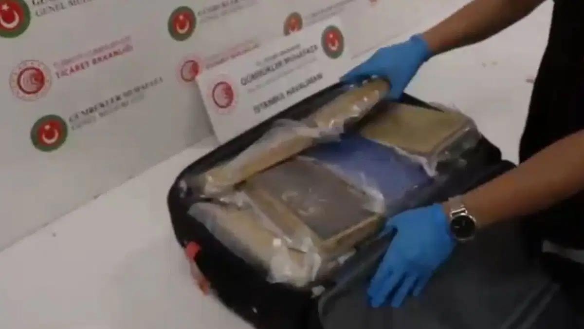 İstanbul Havalimanı'nda 51,5 Kilo Kokain Ele Geçirildi
