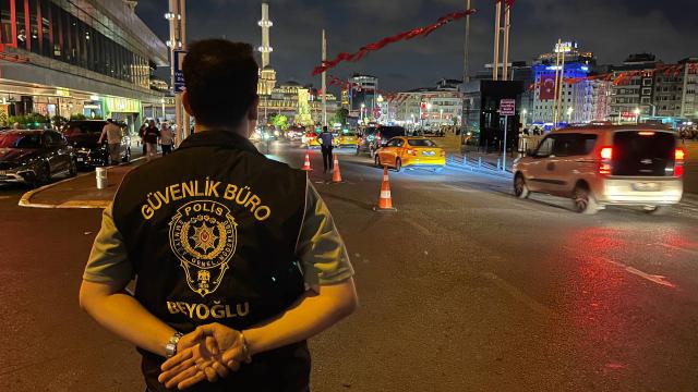 İstanbul'da 'Huzur' Operasyonu: 819 Gözaltı, 22 Silah Ele Geçirildi