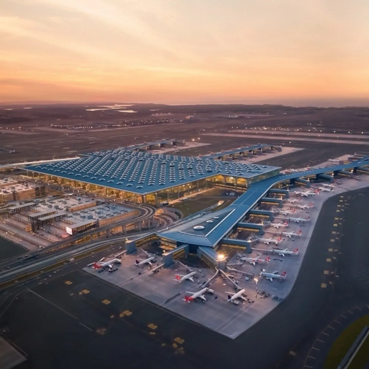 İstanbul’daki iki havalimanı 78 ilin nüfusundan fazla yolcu ağırladı