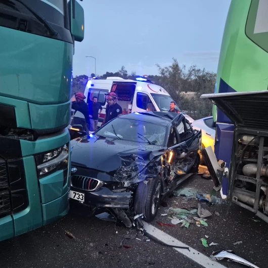 İstanbul-İzmir Otoyolu'nda 7 Araç Zincirleme Kaza: 11 Yaralı