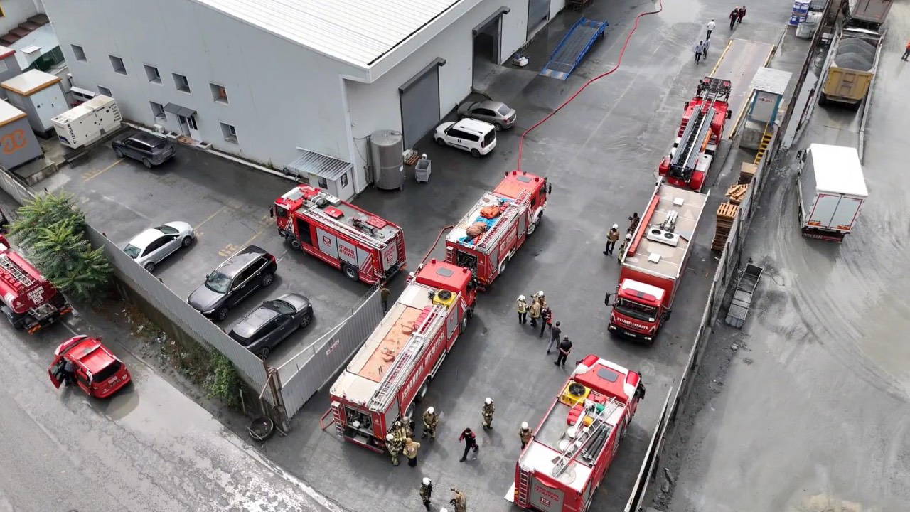 İstanbul'da kimyasal tankta tepkime: Fabrika tahliye edildi