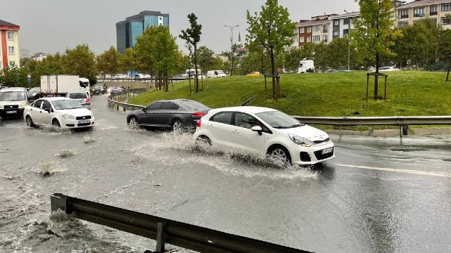 İstanbul'da Kuvvetli Yağış Uyarısı: Yarın Saatler Sürecek