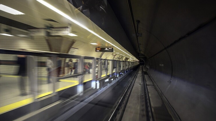 İstanbul M7 Metro Hattı’nda Arıza: Yolcular Tünelde Yürüdü