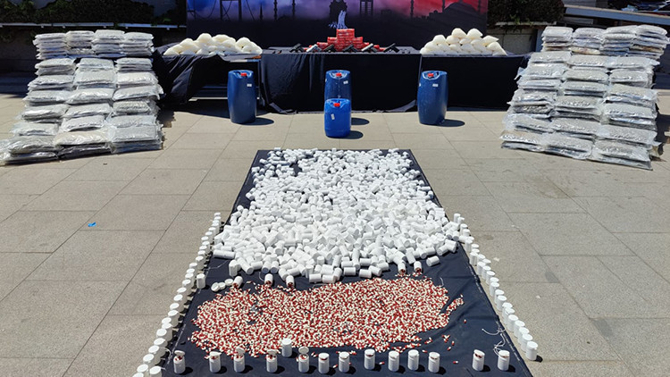 İstanbul merkezli 4 ilde dev uyuşturucu operasyonu: 1 ton 285 kg ele geçirildi