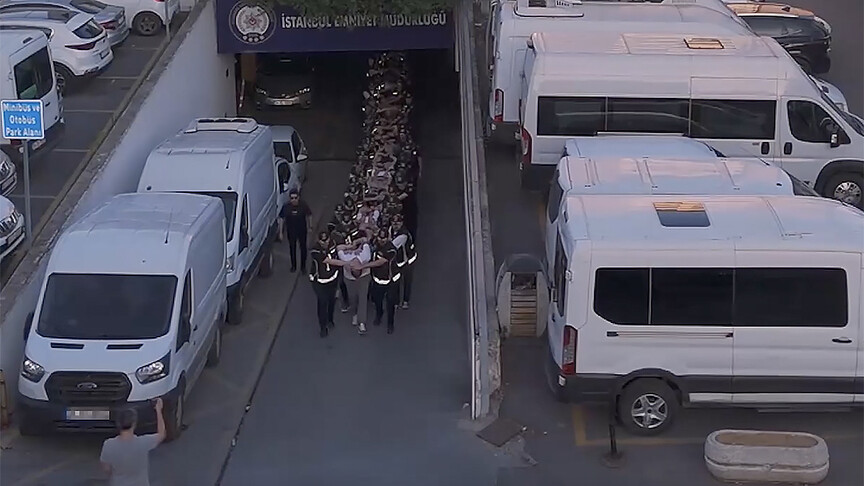 İstanbul merkezli 12 ilde organize suç operasyonu: 103 zanlı adliyede
