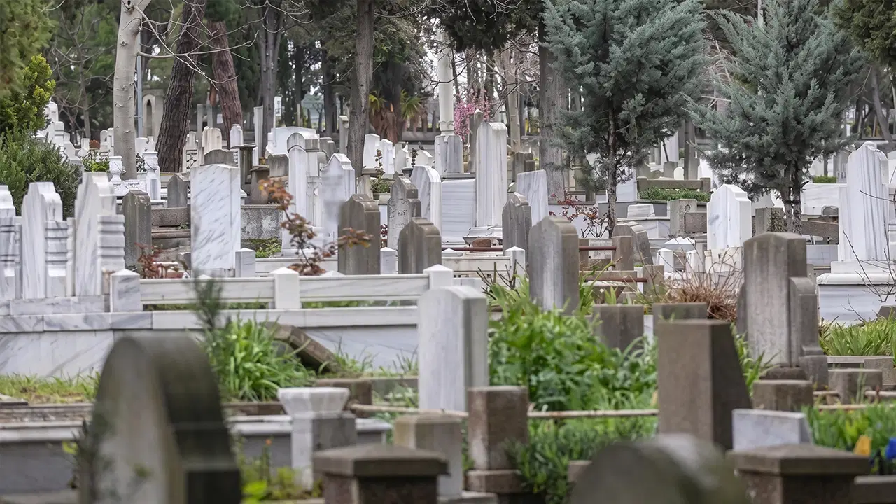 İstanbul'da mezar yeri fiyatları 330 bin lirayı aştı: 'Ölmek lüks oldu