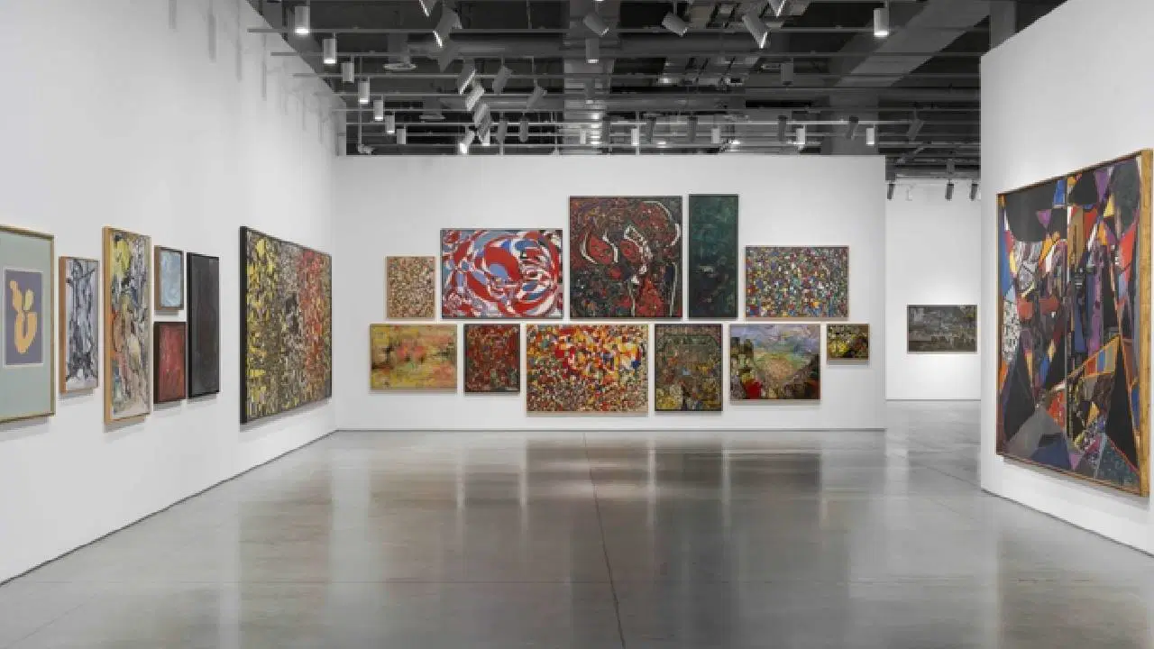 İstanbul Modern'de 'Aynı Mavinin Altında' Sergisi Açıldı