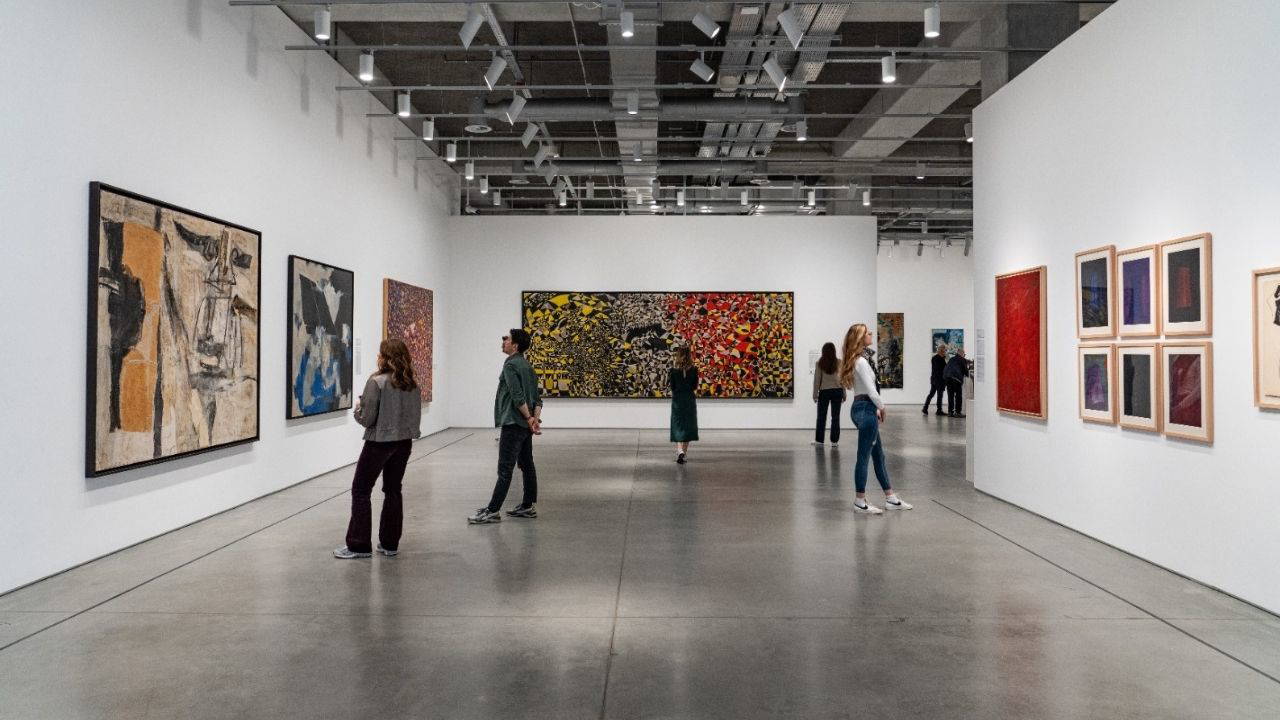 İstanbul Modern'in 'Aynı Mavinin Altında' Sergisi 8 Eylül'de Açılıyor