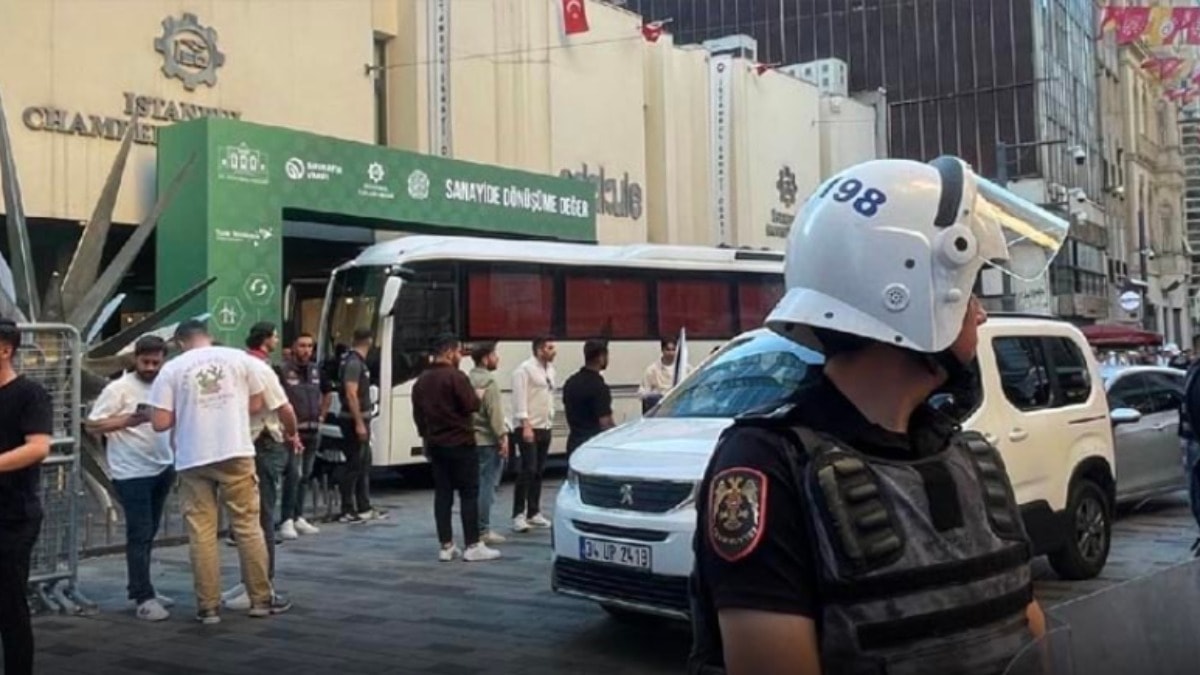 İstanbul'da öğretmenlerin Taksim eylemine polis müdahalesi