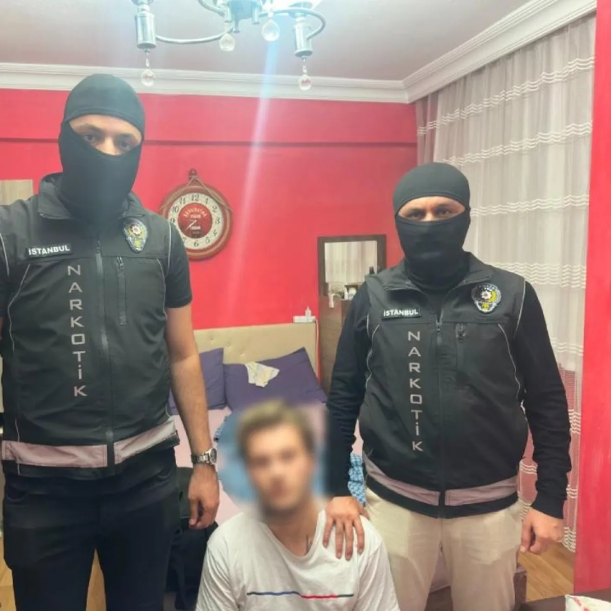 İstanbul Polisi, Moldova'da Kırmızı Bültenle Aranan Uyuşturucu Baronunu Yakaladı