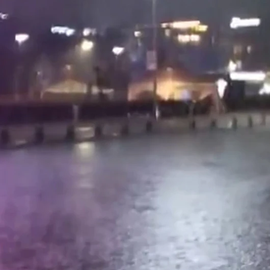 İstanbul'da Gece Sağanak Hayatı Olumsuz Etkiledi