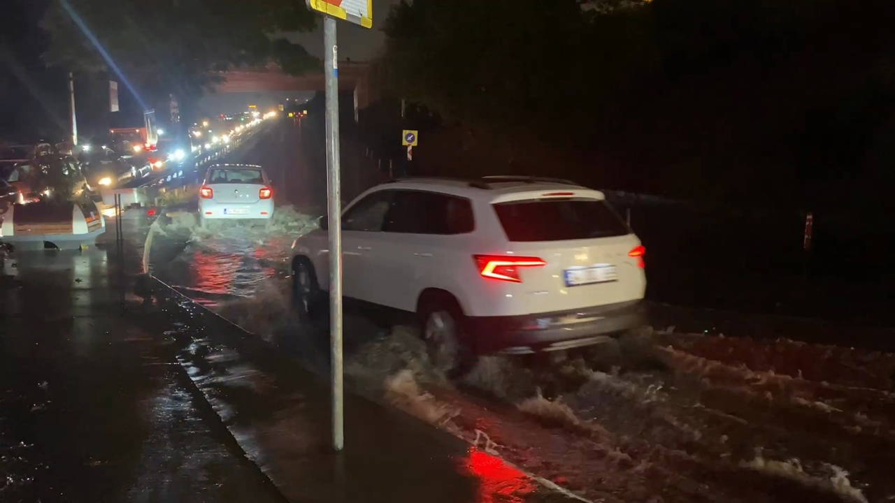 İstanbul'da Sağanak: Trafik Durma Noktasında