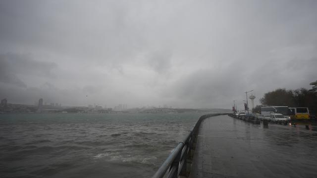 İstanbul'da Sağanak Yağış Uyarısı: Vatandaşlara Tedbir Çağrısı