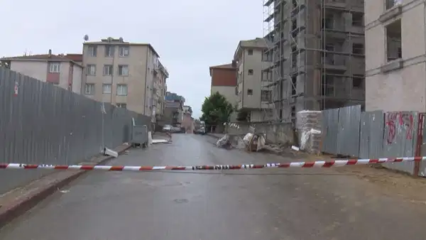 İstanbul Sancaktepe'de temel kazısı sırasında toprak kayması: Binalar tedbir amaçlı boşaltıldı