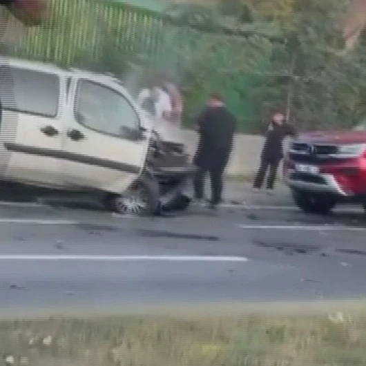 İstanbul Sarıyer'de Zincirleme Trafik Kazası: 3 Araç Hasar Gördü