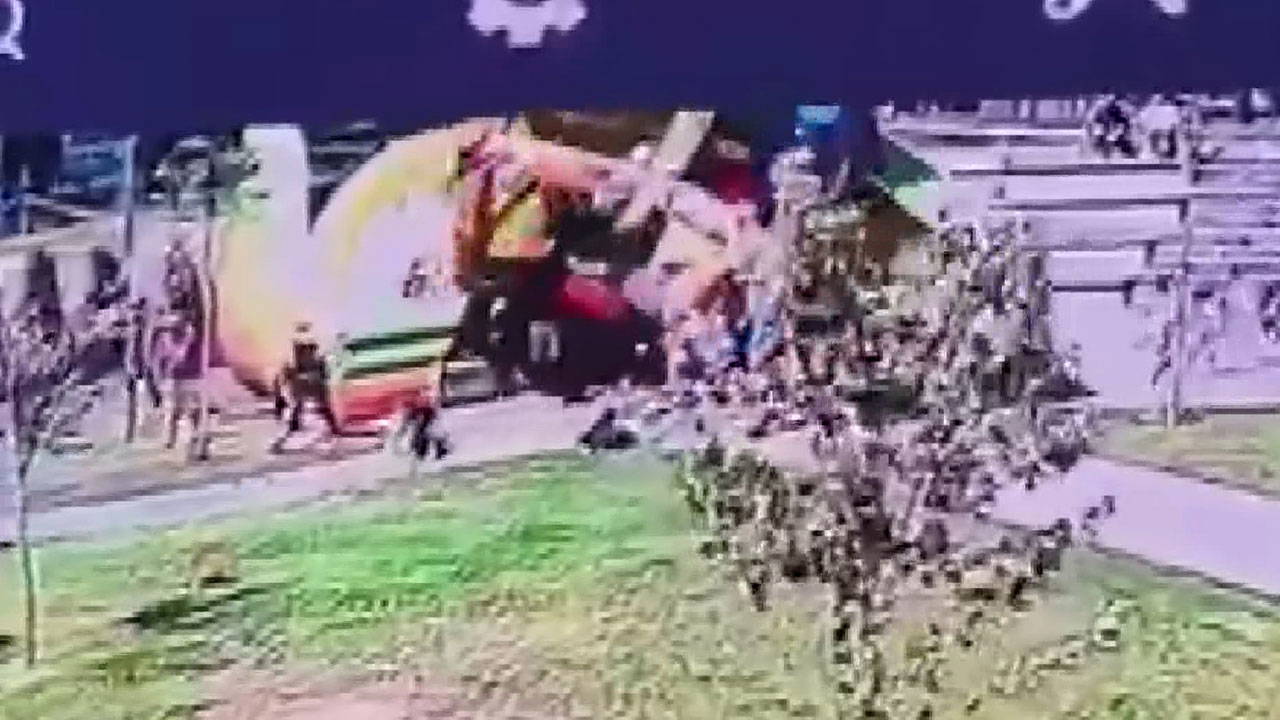 İstanbul'da Rüzgarın Devirdiği Şişme Oyun Parkında 3 Çocuk Yaralandı