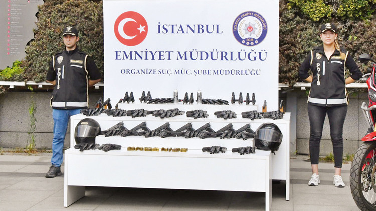 İstanbul'da Sokak Çetelerine Büyük Darbe: 217 Şüpheli Yakalandı