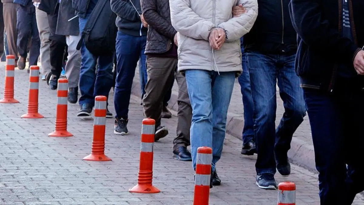 İstanbul'da 'Sokak Hakkı' Haraç Çetesi Çökertildi: 23 Gözaltı